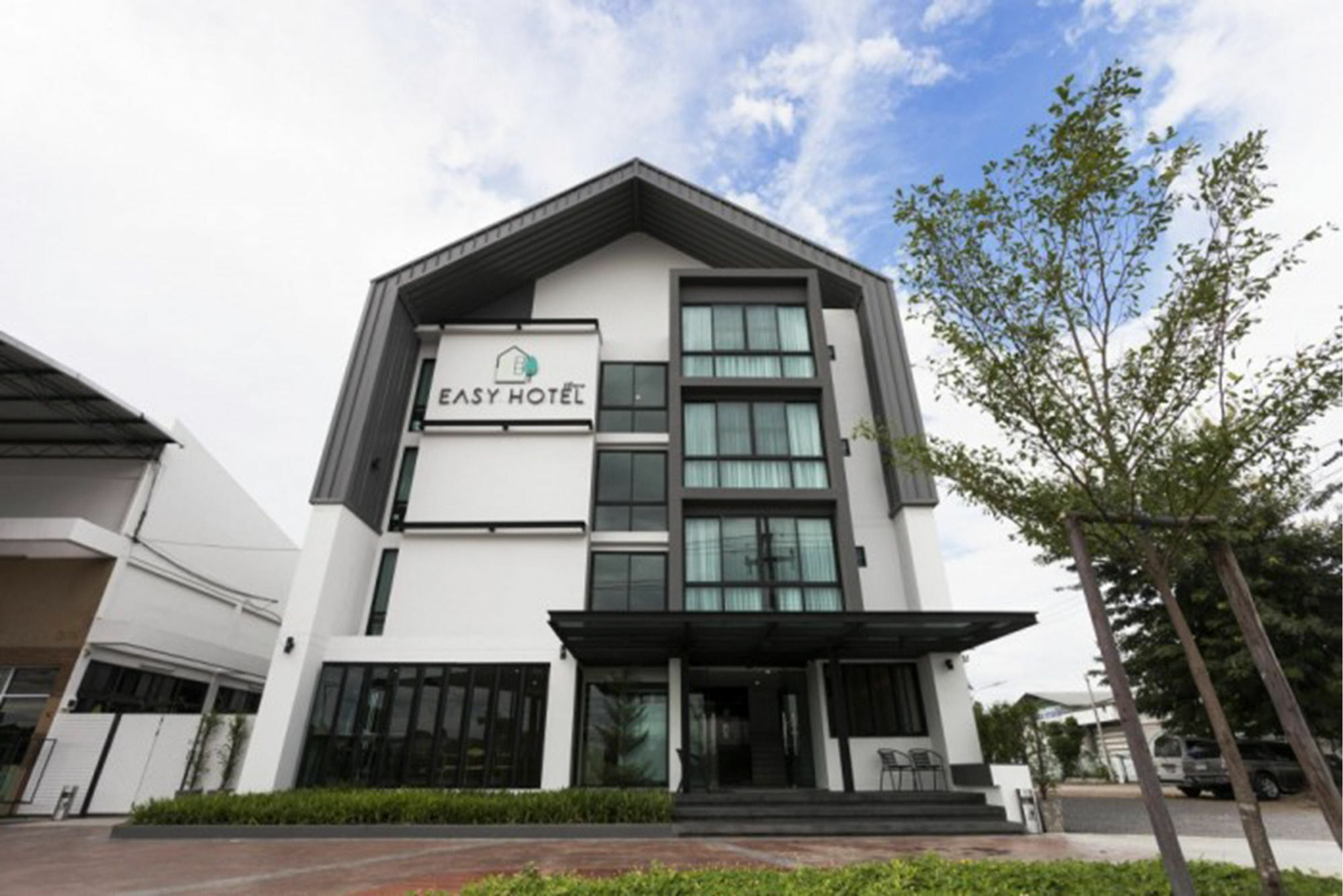简单酒店 南奔 外观 照片